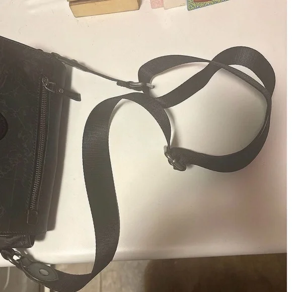 Patricia Nash black crossbody purse. Several compartments. Very versatile - Picture 8 of 10